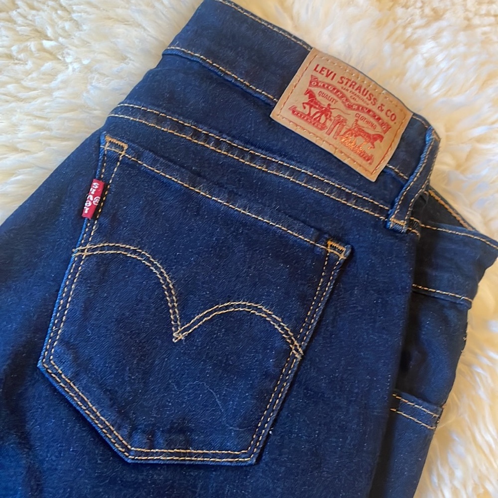 NWOT Levi’s 712 Slim, Dk Blue, W28 L34